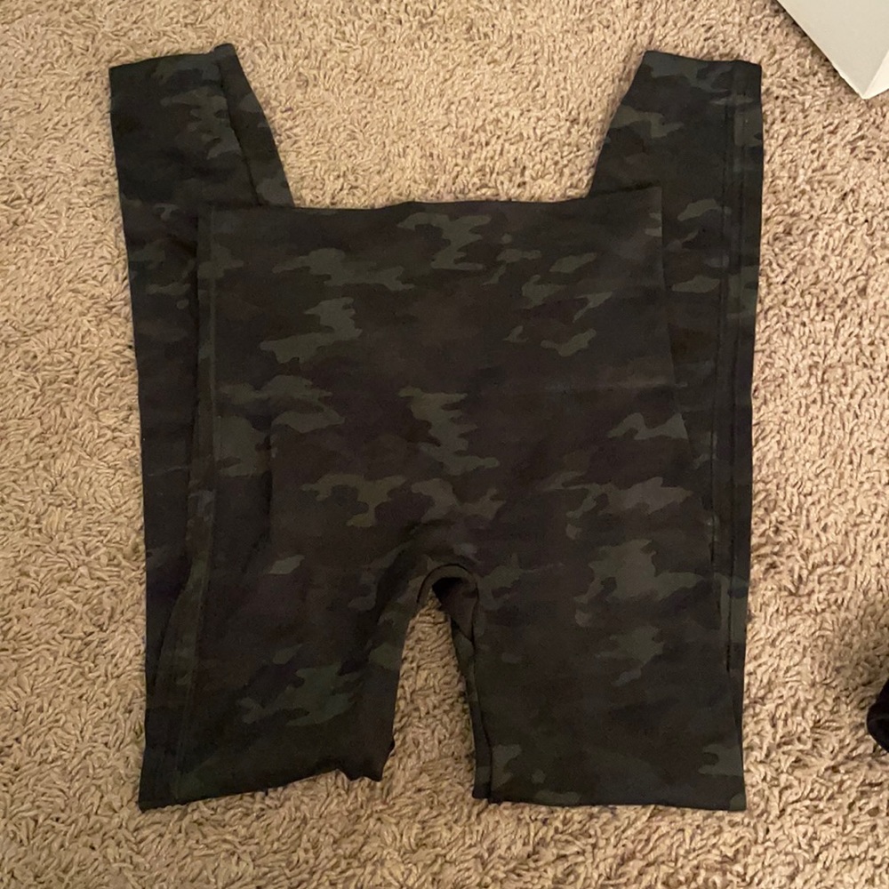 Spanx seamless camo leggings